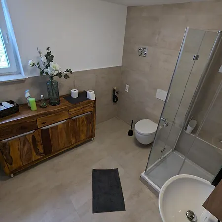 Retreat: Modern Und Ruhig *
